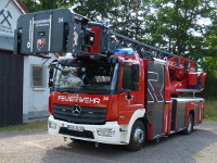 Drehleiter mit Korb (DLK 23/12)